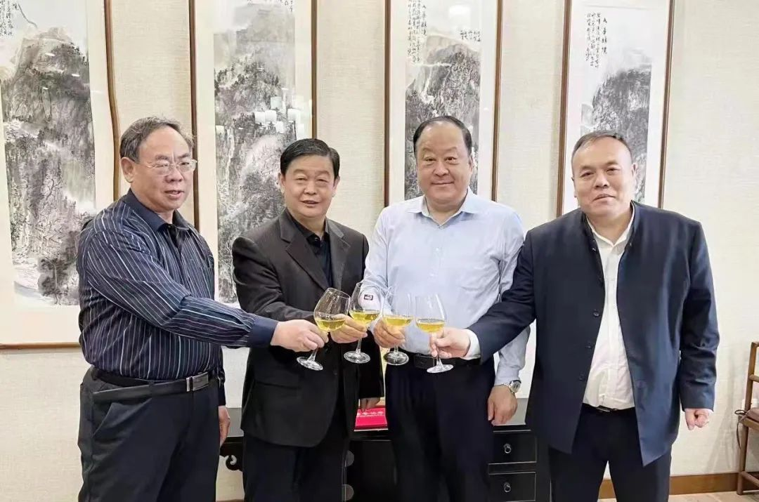文章附图